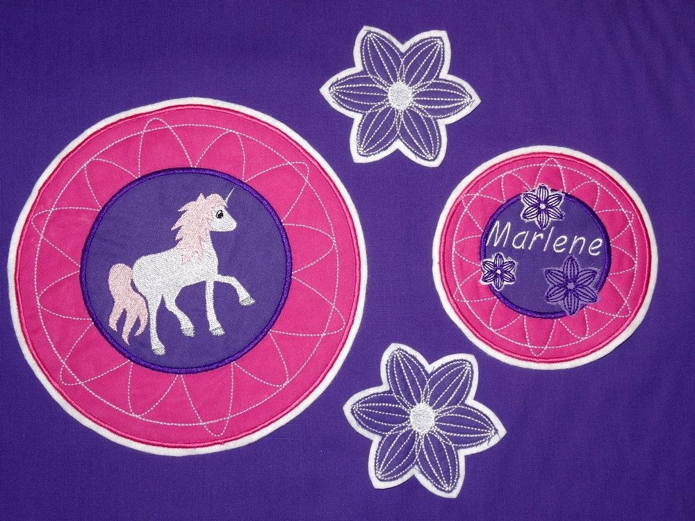 Blumen Button mit Einhorn Stickdatei