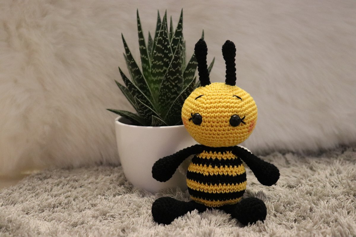 Crochet Pattern Bea the Bee, Amigurumi, crochet Bee - Image 2
