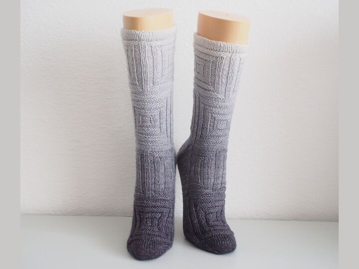 Cubix Anfängersocken - Strukturmuster stricken