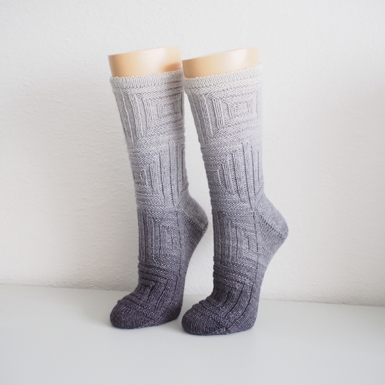 Cubix Anfängersocken - Strukturmuster stricken