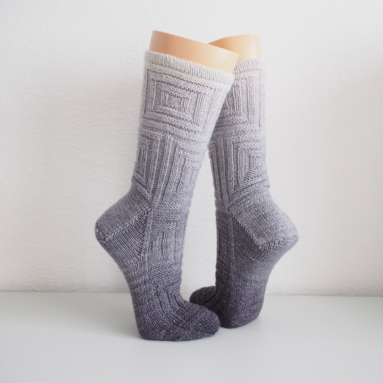 Cubix Anfängersocken - Strukturmuster stricken