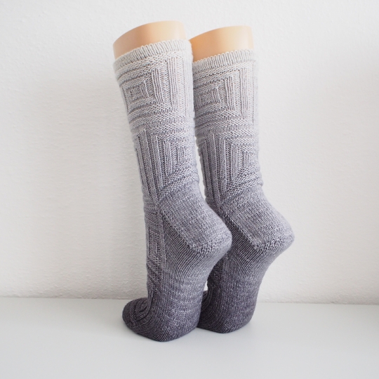 Cubix Anfängersocken - Strukturmuster stricken