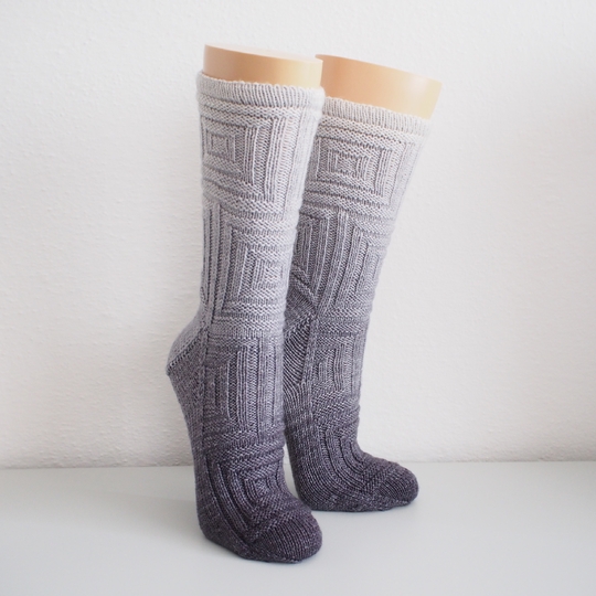 Cubix Anfängersocken - Strukturmuster stricken