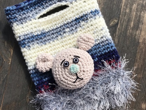 Minitasche mit Bärapplikation in 3D Optik