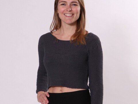 Tiefer Rücken mit Ärmeln