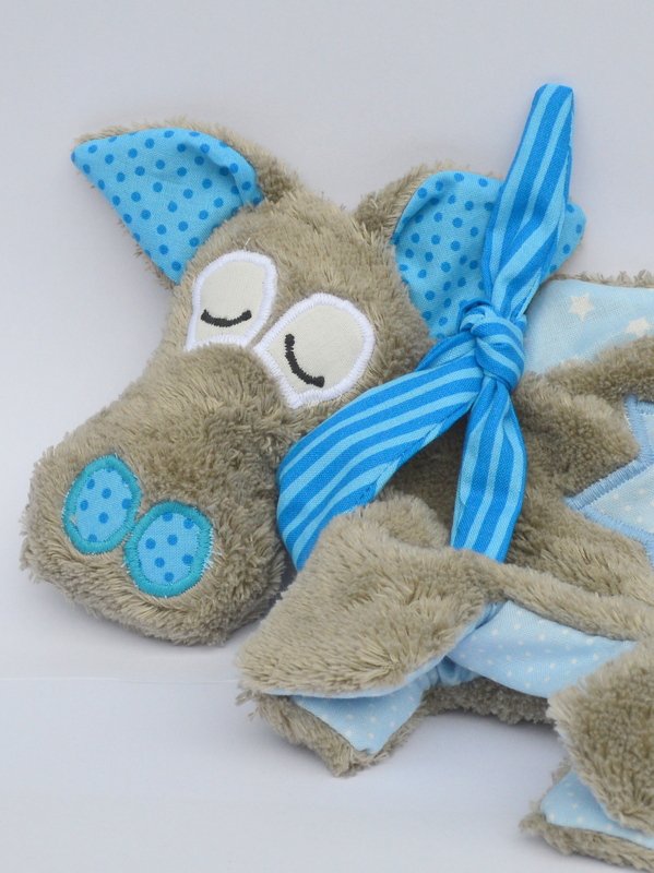 Schnuffeltuch mit Knoten, gestickten Augen und blauen Stoffeinsätzen