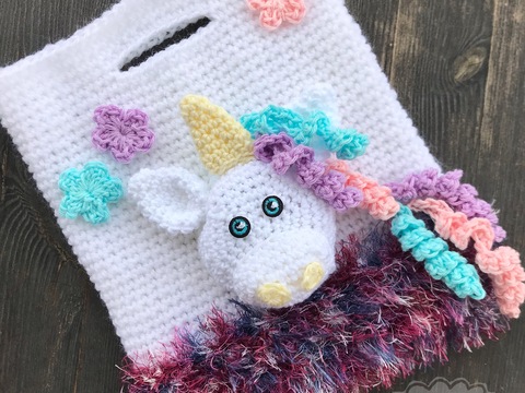 Minitasche mit Einhorn in 3D Optik