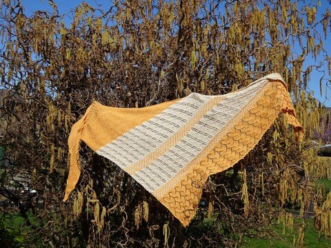 Lucky Spring, gestricktes Dreieckstuch