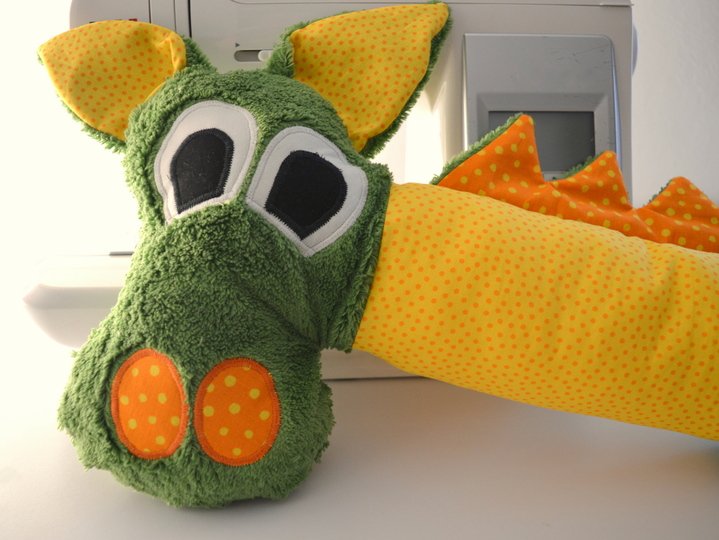 E-Book Bettschlange Dino Frido - Nähanleitung, Schnittmuster mit Maßangaben