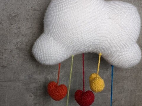 Wolken-Mobile "It's raining Love"