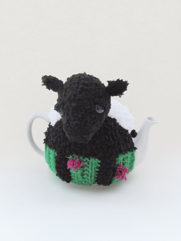 Beltie Tea Cosy Knitting Pattern - Image 7