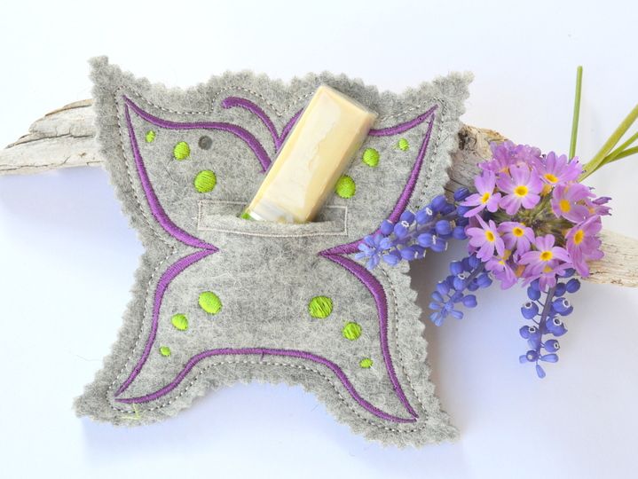 ITH Schmetterling Stickdatei Geschenkanhänger 10x10cm