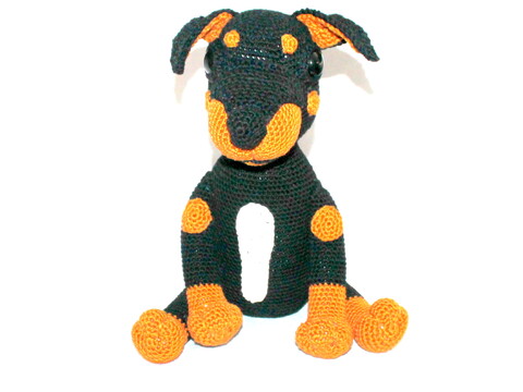 Crochet a Pinscher – Sam, a 25 cm Dog to Cuddle (EN & DE)