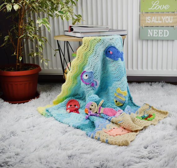 Undersea sweetness baby blanket with 7 sea creatures appliques