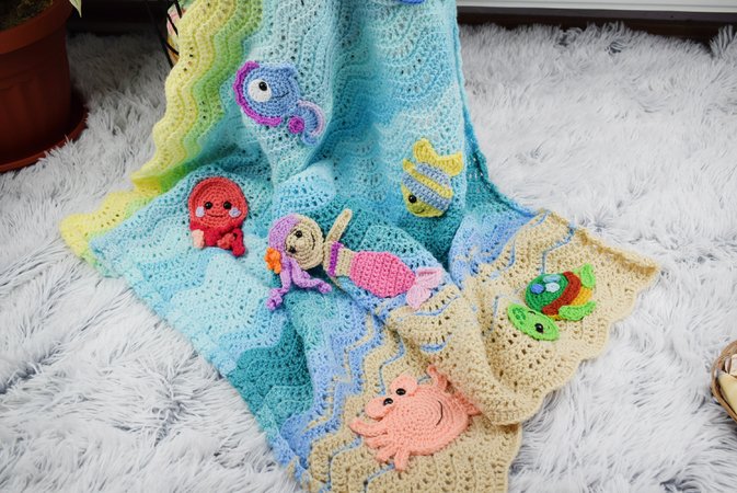 Undersea sweetness baby blanket with 7 sea creatures appliques
