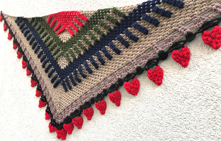 dreieckige Trachtentuch HERZIG