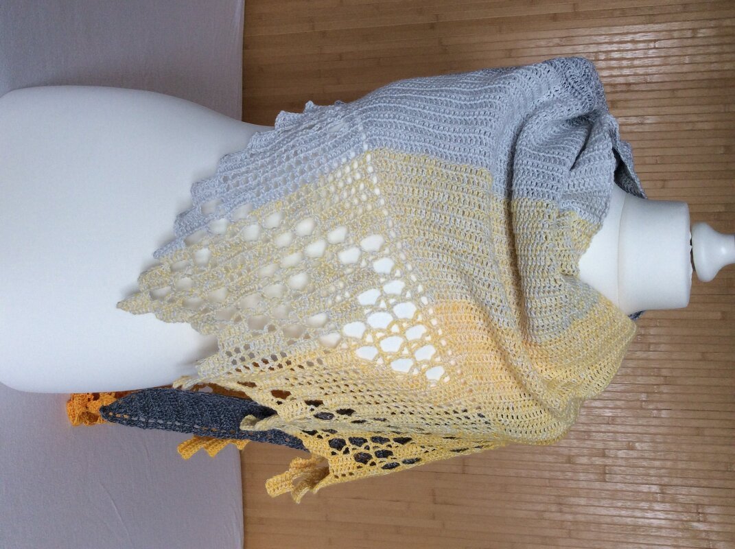 Häkelanleitung Tuch "Sun Of Light Grey" - Bild 9