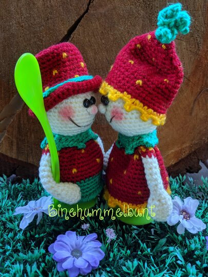 Erdbeer Eierwärmer 2 Stück (Mädchen und Junge)