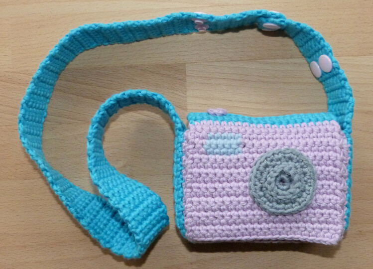 Häkelanleitung für eine Kindertasche "Kamera"