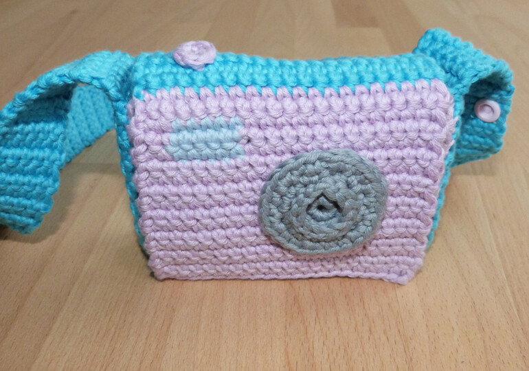 Häkelanleitung für eine Kindertasche "Kamera"
