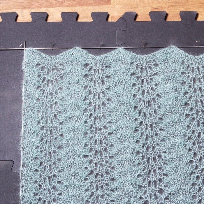 Peacock shawl in Kid Silk