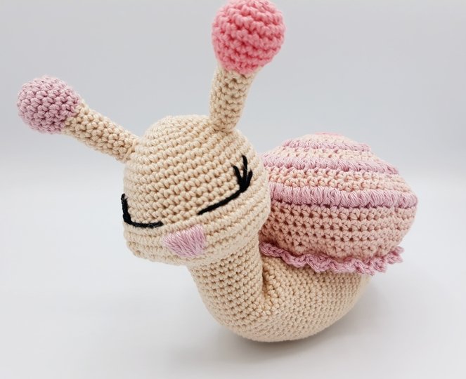 Schnecke Lilly- Häkelanleitung Amigurumi von Wolldiamant
