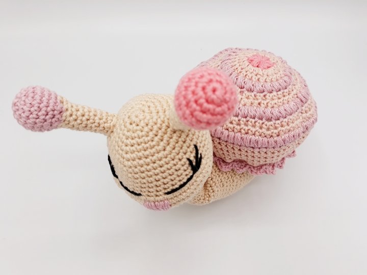 Schnecke Lilly- Häkelanleitung Amigurumi von Wolldiamant