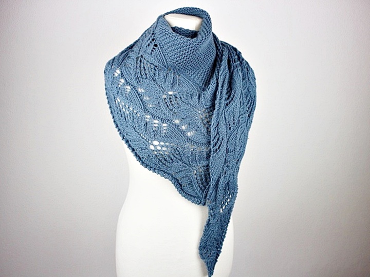 Knitting Pattern Shawl – Triangle  Lace Shawl PDF “Japanese Flowers”