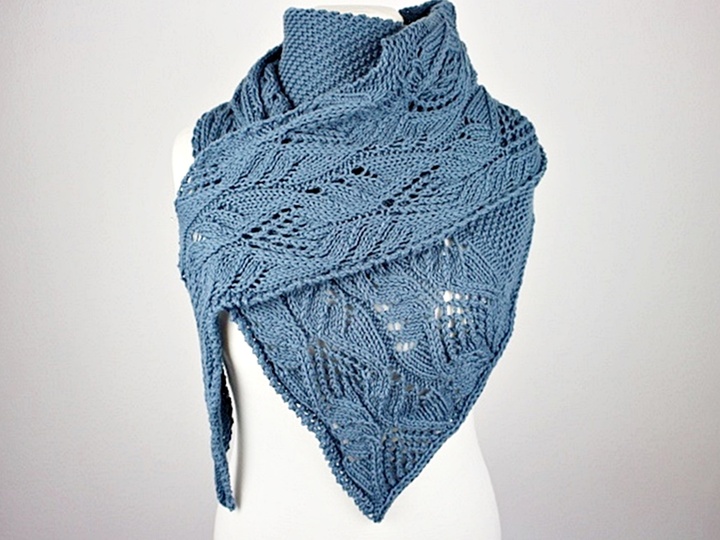 Strickanleitung Tuch mit Lacemuster – Dreieckstuch „Japanese Flowers“