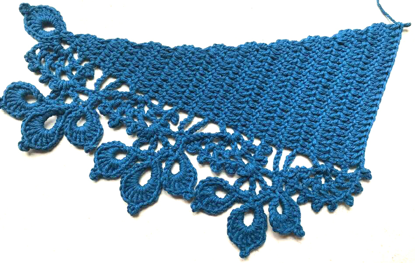 unendliches Dreieckstuchmuster " Pfauentraum"