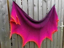 Strickanleitung "Bonfire" halbrundes Tuch