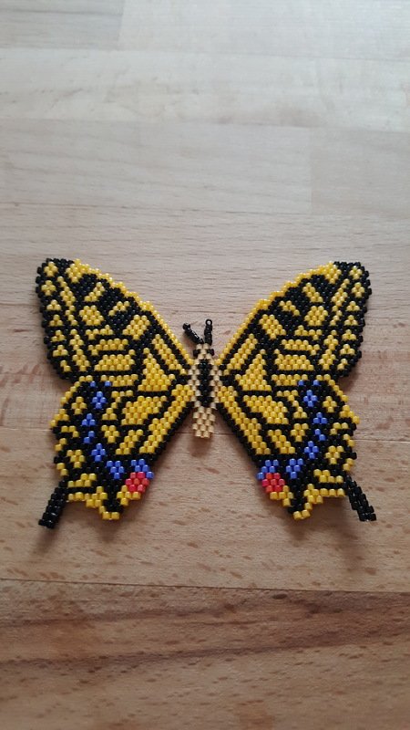 großer wunderschöner Schmetterling "Schwalbenschwanz" / Anhänger aus Perlen