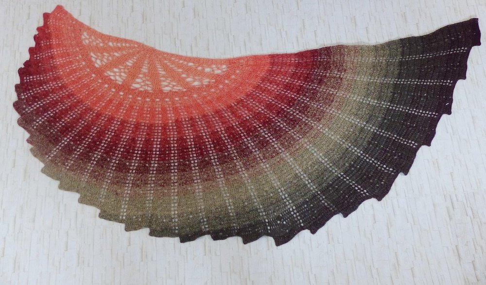 Hyalma crochet pattern for a scarf or shawl in shell shape - Image 3