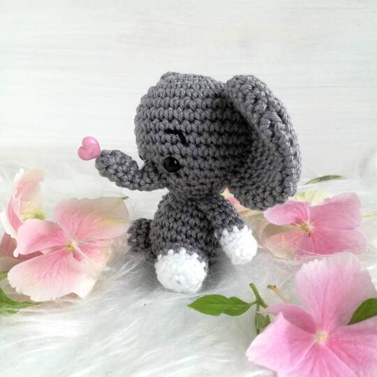 Elephants Emil amigurumi pattern