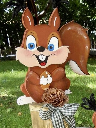 Laubsägearbeit "Haselhörnchen Maxemilian