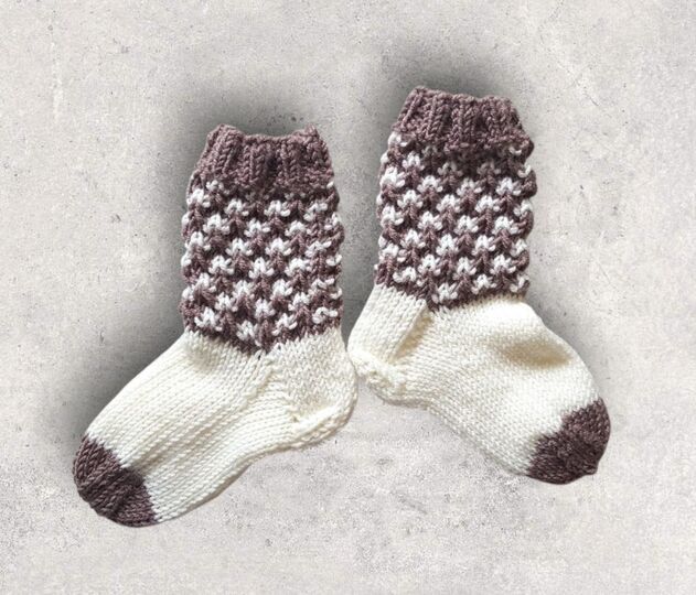 Strickanleitung Baby-Söckchen, Babysocken, Sohlenlänge ca. 10,5 cm  #257