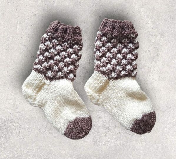 Strickanleitung Baby-Söckchen, Babysocken, Sohlenlänge ca. 10,5 cm  #257