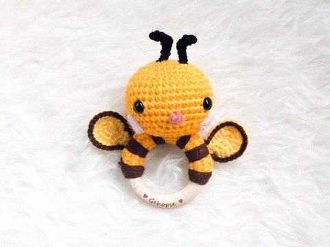 Häkelanleitung Babyrassel Biene Bella
