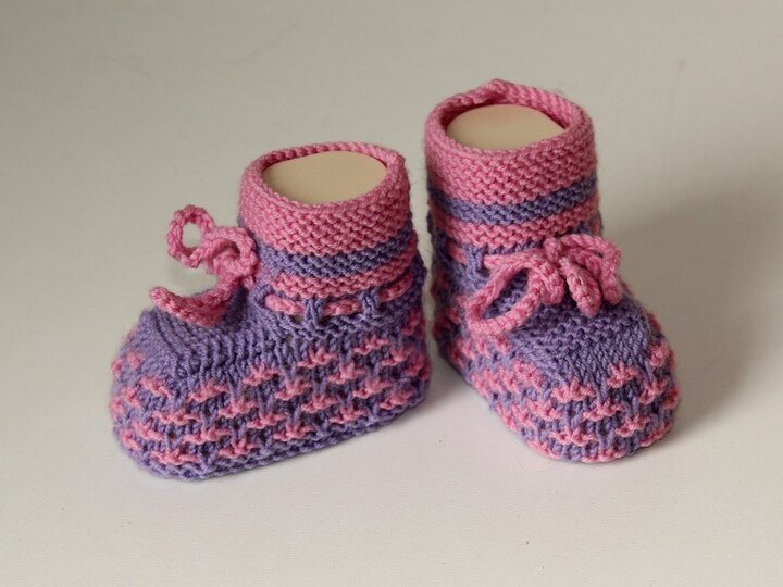 Strickanleitung Babyschuhe, Booties mit 2 Nadeln gestrickt f. Anfänger #260