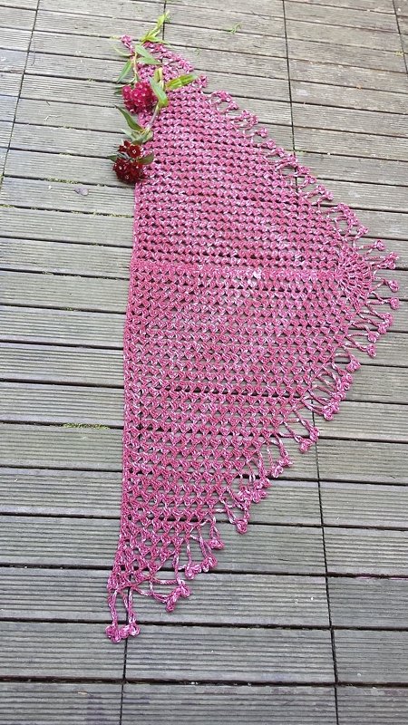 Tuch Amarena-Kirsch mit selbst gebatikter Baumwolle