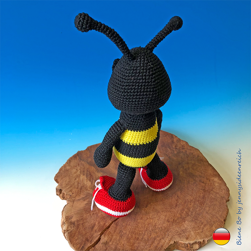 Häkelanleitung Amigurumi Biene Bo mit Sneakers, Turnschuh Biene häkeln, von jennysideenreich - Bild 2