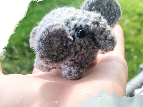 Häkelanleitung für einen kleinen Amigurumi Elefanten