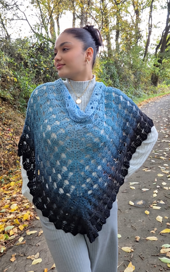 Crochet Pattern Triangle Shawl Sternschnuppen – with Crochet Chart