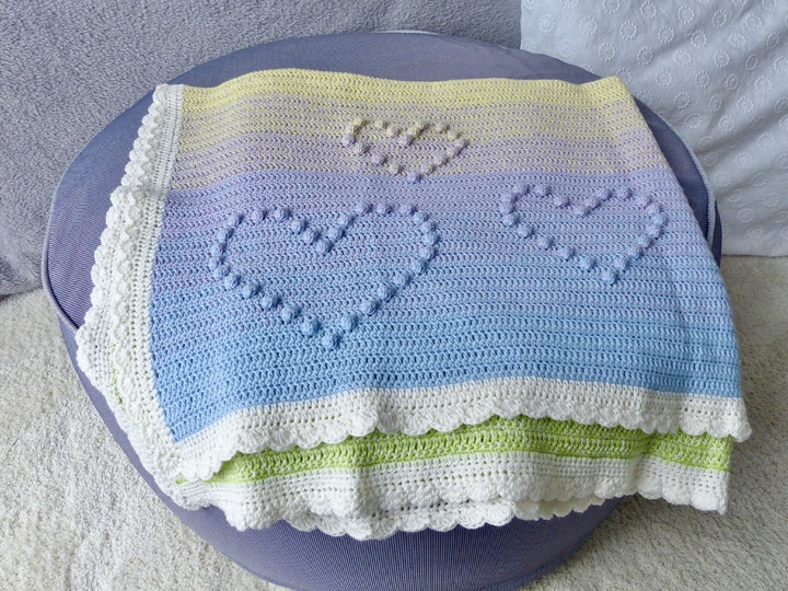 Babydecke mit viel Herz häkeln