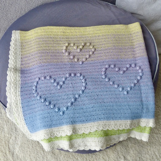 Babydecke mit viel Herz häkeln