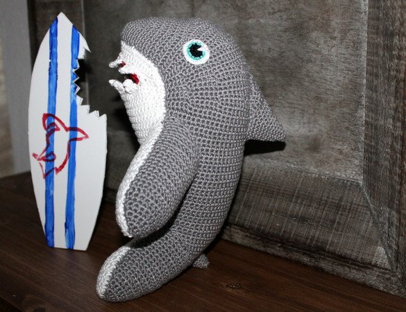 Harry the shark crochet pattern