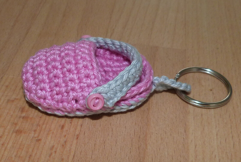 Crochet pattern for a cute key chain clog