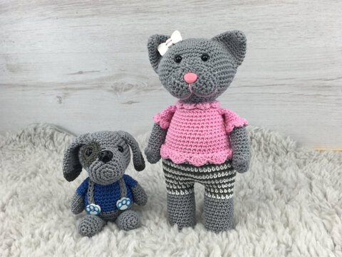 Häkelanleitung für eine Katze und einen Hund