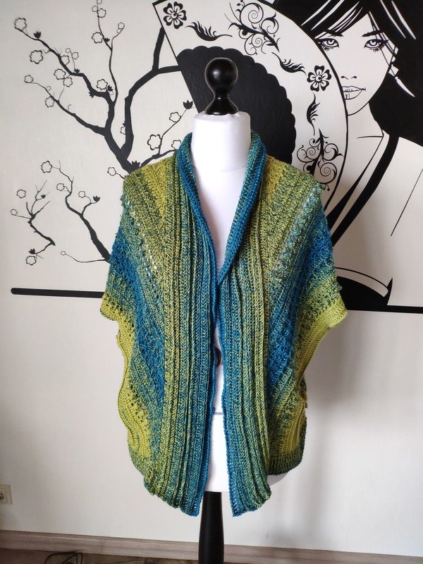 3x3 gehäkelt *Tuch / Weste / Poncho* - Bild 7