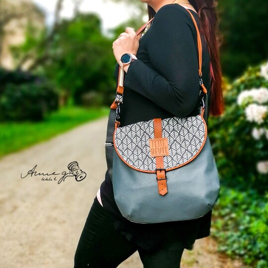 Bohania – Umhängetasche und Schultertasche